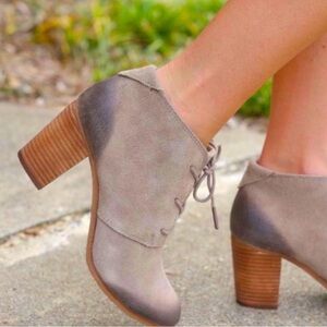 TOMS Women’s Boots Lunata Lace Up Burnished Booties Heeled Size 7.5